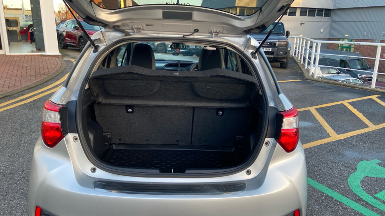 Toyota Yaris 1.5 VVT-i Y20 5dr [Bi-tone] Petrol Hatchback